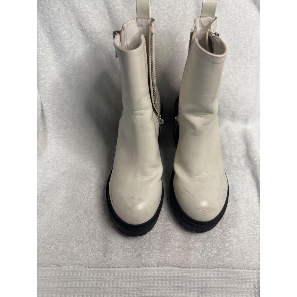 White Patent Leather Platform Ankle Boots Whimsical Goth Lug Sole Zip Up Size 8